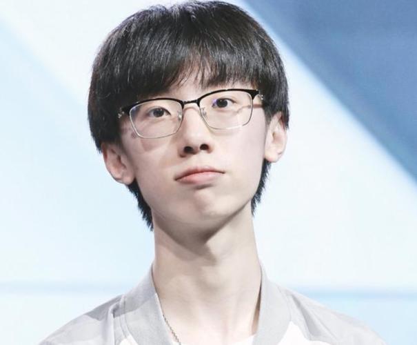 2017英雄联盟年度颁奖盛典/2017英雄联盟谁是冠军-第1张图片-南方游戏